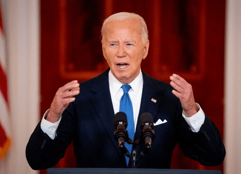 Casa Blanca niega que Biden planeé dejar su candidatura