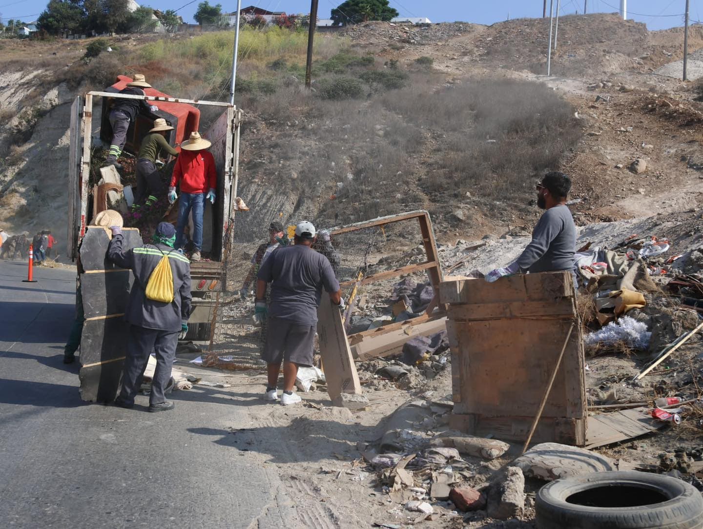 Realiza Gobierno Municipal labores de mantenimiento urbano que benefician a cerca de 30 mil tijuanenses