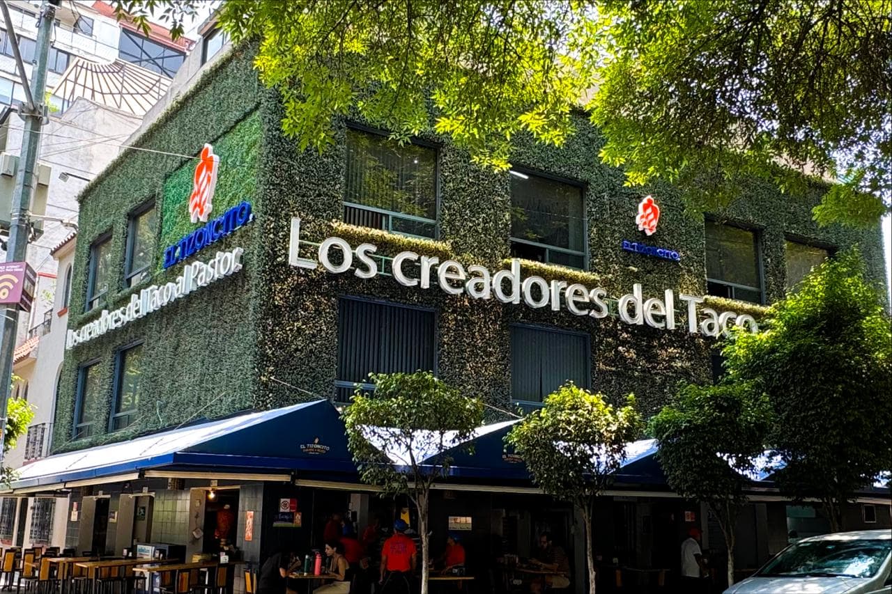 El Taco del Más Allá: Día de Muertos y la Magia del Taco al Pastor