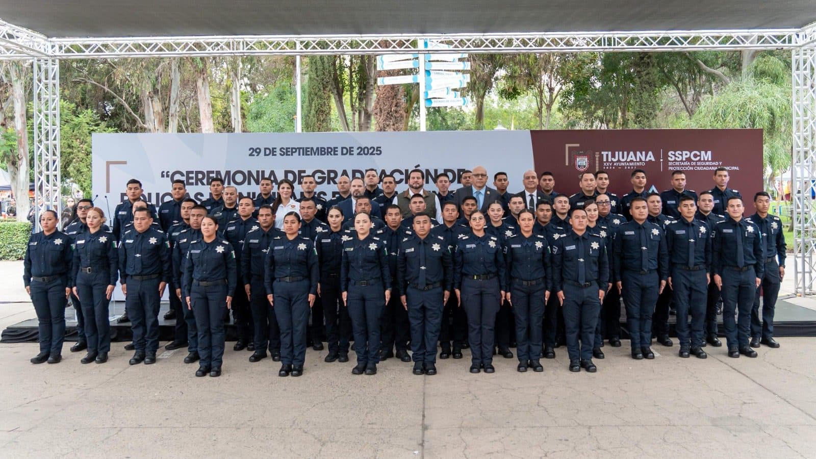 Toma protesta Ismael Burgueño a 53 nuevos elementos que se integran a la Policía Municipal de Tijuana