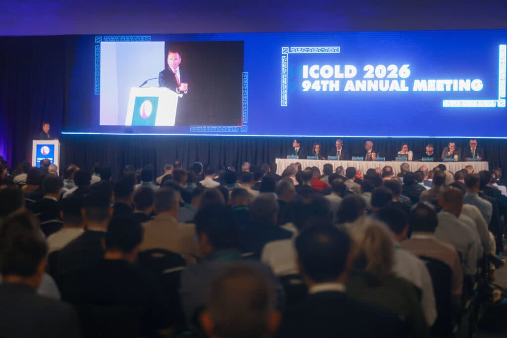 Pablo Lemus, Gobernador de Jalisco, en la inauguración del 94ª Congreso Anual de ICOLD 2026, con asistentes en Expo Guadalajara.