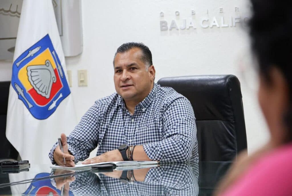 Saúl González Núñez, Secretario General de Gobierno de Baja California Sur, durante una entrevista sobre su participación en Morena para 2027.