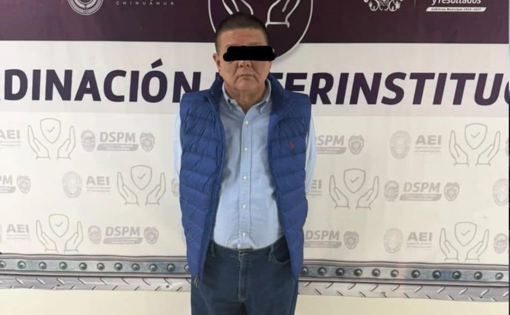 César Jáuregui Moreno, exfiscal de Chihuahua, detenido en el penal del Altiplano tras acusaciones de traición a la patria.