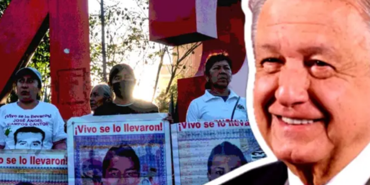 AMLO se reúne con padres de los 43 para dar informe del caso Ayotzinapa