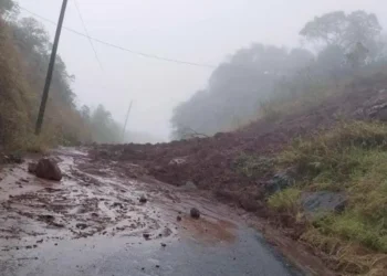 En Hidalgo inician evacuaciones por ríos desbordados