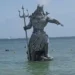 Él es Poseidón, el dios de la estatua “odiada” por los yucatecos