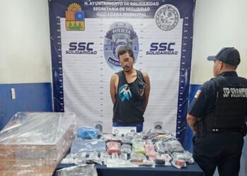 La Policía de Solidaridad asegura a una persona por robo en estacionamiento