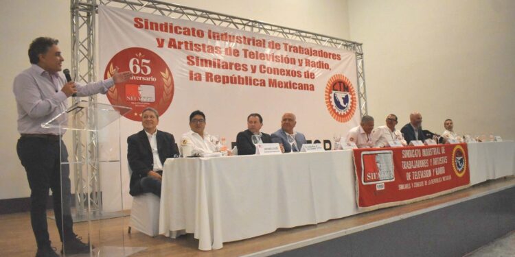 RUIZ URIBE CLAUSURA TRABAJOS DE ELECCION DE LA DIRIGENCIA DEL SITATYR EN B.C.
