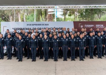 Toma protesta Ismael Burgueño a 53 nuevos elementos que se integran a la Policía Municipal de Tijuana